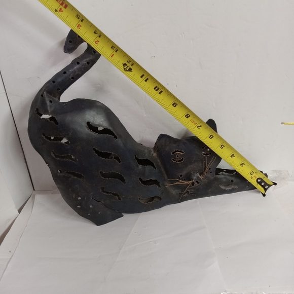 Rustic Metal Stretching Cat Candle/ Tealight holderExcellent Preowned Vintage - Picture 5 of 10